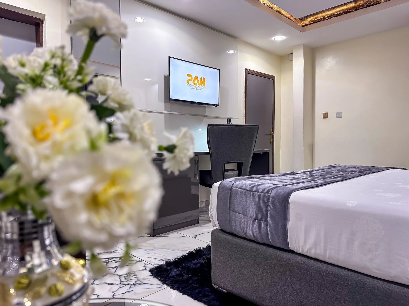 /web/uploads/116/Parkview Astoria Hotel/room-photos/Executive  Suite /parkview astoria  executive suite4.webp.jpg